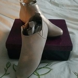 Refresh Rose Gold Booties